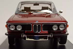 BMW 3.0 CSI - 1971 (E9) MINICHAMPS 1:18 — фото 6