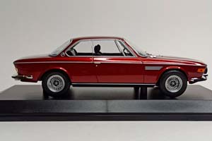 BMW 3.0 CSI - 1971 (E9) MINICHAMPS 1:18 — фото 7