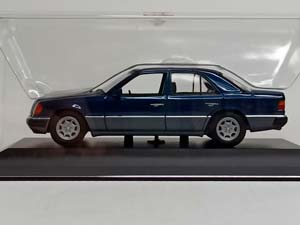 MERCEDES 230E -1991 W124 MAXICHAMPS 1:43 — фото 2
