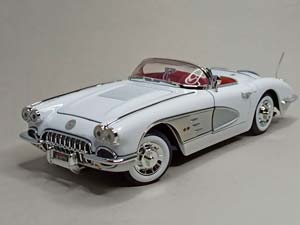 CHEVROLET CORVETTE 1958 WHITE 1:18 MOTORMAX