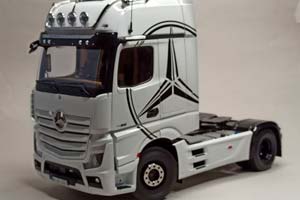 MERCEDES ACTROS 4X2 GIGASPASE 1:18 NZG