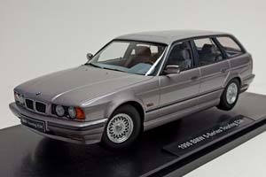 BMW 5ER TOURING (E34) DARK SILVER 1:18 TRIPLE9