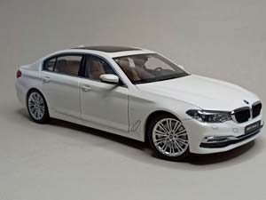 BMW 540IL (G38) WHITE 1:18 KYOSHO — фото 9