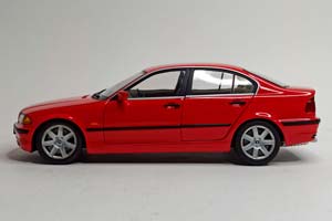 BMW 328I (E46) - 1998 UT MODELS 1:18 — фото 4