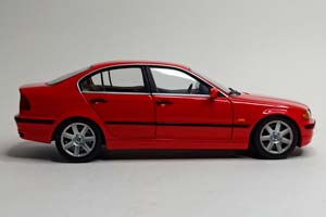 BMW 328I (E46) - 1998 UT MODELS 1:18 — фото 8