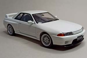 NISSAN SKYLINE GT-R (R32) V-SPEC II AUTOART 1:18 — фото 2