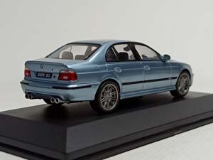 BMW M5 E39 -2003 SOLIDO 1:43 — фото 5