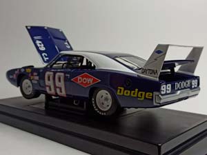 DODGE DAYTONA 1969 LIMITED 1:18 — фото 3