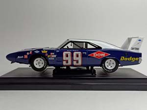 DODGE DAYTONA 1969 LIMITED 1:18 — фото 4