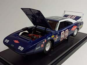 DODGE DAYTONA 1969 LIMITED 1:18 — фото 2