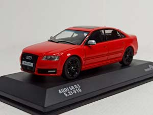 AUDI S8 D3 5.2L-V10 RED 1:43 SOLIDO