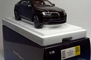LAMBORGHINI URUS BLACK 1:18 AUTOART — фото 10
