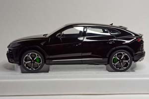 LAMBORGHINI URUS BLACK 1:18 AUTOART — фото 4