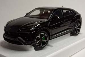 LAMBORGHINI URUS BLACK 1:18 AUTOART — фото 1