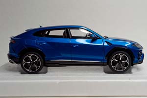 LAMBORGHINI URUS BLUE 1:18 AUTOART — фото 6