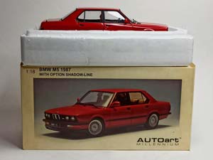 BMW M5 (E28) RED 1987 AUTOART 1:18 — фото 10