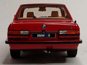 BMW M5 (E28) RED 1987 AUTOART 1:18 — фото 6