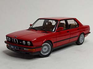 BMW M5 (E28) RED 1987 AUTOART 1:18