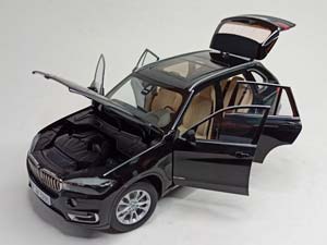 BMW X5 2012 F15 ЧЕРНЫЙ 1:18 — фото 3