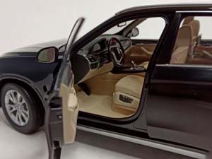BMW X5 2012 F15 ЧЕРНЫЙ 1:18 — фото 4