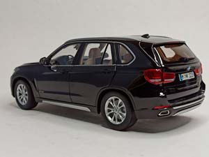 BMW X5 2012 F15 ЧЕРНЫЙ 1:18 — фото 5