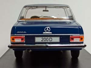 MERCEDES 200D (W115) 1968 WHITEBOX 1:24 — фото 4