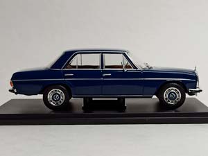 MERCEDES 200D (W115) 1968 WHITEBOX 1:24 — фото 6