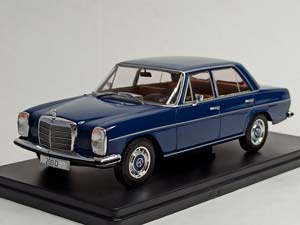 MERCEDES 200D (W115) 1968 WHITEBOX 1:24