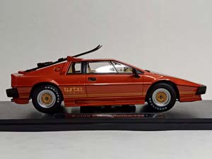 LOTUS ESPRIT TURBO 1981 KK SCALE 1:18 — фото 4