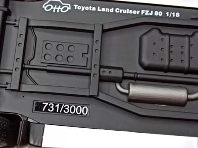 TOYOTA LAND CRUISER HD J80 OTTOMOBILE 1:18 — фото 9