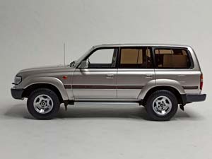TOYOTA LAND CRUISER HD J80 OTTOMOBILE 1:18 — фото 2