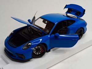 PORSCHE 911 GT3 2018 MINICHAMPS 1:18 — фото 3
