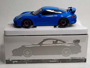 PORSCHE 911 GT3 2018 MINICHAMPS 1:18 — фото 9