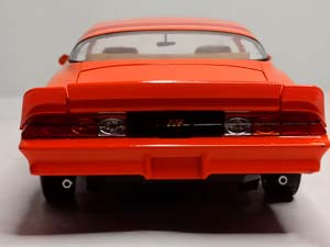 CHEVROLET CAMARO Z28 HUGGER 1:18 GREENLIGHT — фото 6
