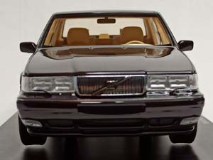 VOLVO S90 ROYAL VIOLETT 1998 DNA 1:18 — фото 6