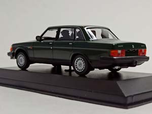 VOLVO 240 GL 1986 DARK GREEN 1:43 — фото 3