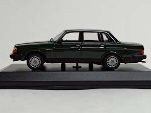 VOLVO 240 GL 1986 DARK GREEN 1:43 — фото 2