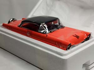 LINCOLN PREMIERE HARD TOP 1956 SUNSTAR 1:18 — фото 1
