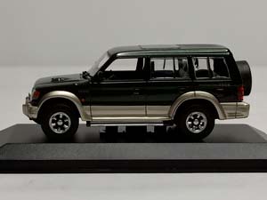 MITSUBISHI PAJERO LWB 1991 GREEN 1:43 — фото 3