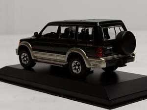 MITSUBISHI PAJERO LWB 1991 GREEN 1:43 — фото 4