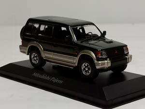 MITSUBISHI PAJERO LWB 1991 GREEN 1:43