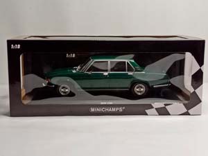 BMW 2500 1968 GREEN 1:18 MINICHAMPS — фото 9