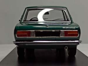BMW 2500 1968 GREEN 1:18 MINICHAMPS — фото 4