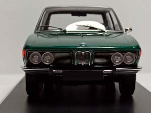 BMW 2500 1968 GREEN 1:18 MINICHAMPS — фото 7