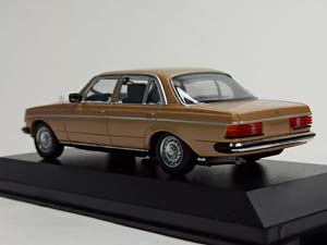 MERCEDES 230E (W123) 1982 GOLD 1:43 — фото 3