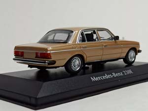 MERCEDES 230E (W123) 1982 GOLD 1:43 — фото 5