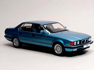 BMW 730I (E32) 7 SERIES 1:18 MCG — фото 6