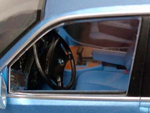BMW 730I (E32) 7 SERIES 1:18 MCG — фото 8