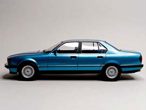 BMW 730I (E32) 7 SERIES 1:18 MCG — фото 2