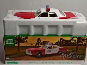 DODGE MONACO "POLICE" 1977 GREENLIGHT 1:18 — фото 10